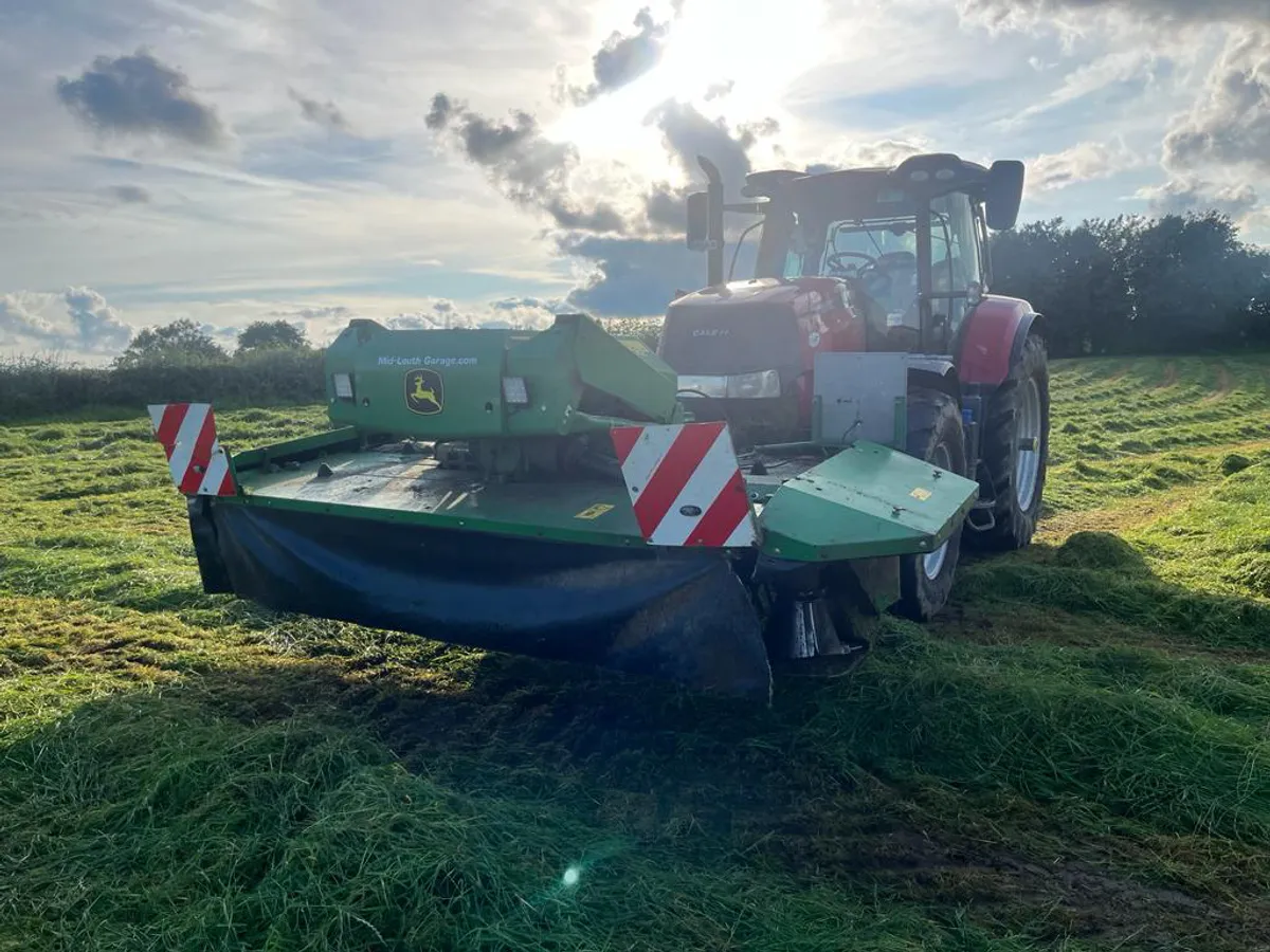 2012 John Deere 131 front  conditioner mower - Image 4