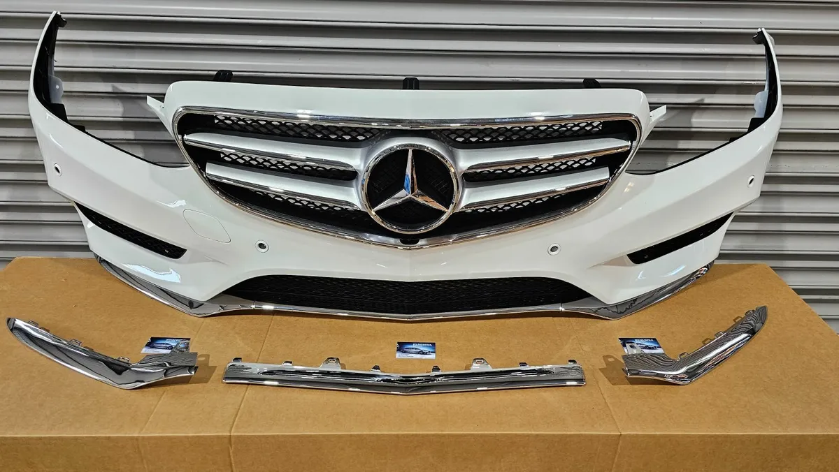 Mercedes W212 E Class Front Bumper Parts Breaking - Image 2