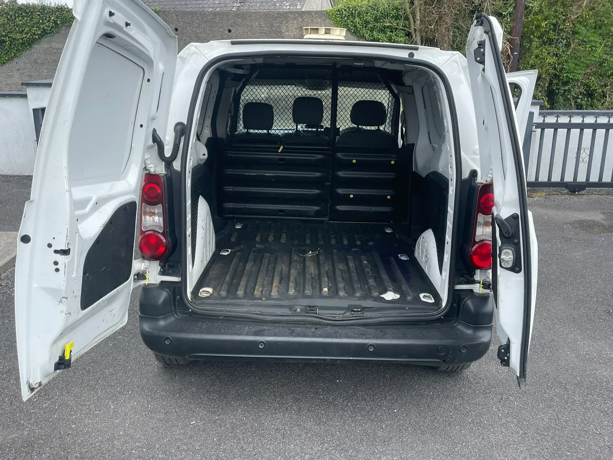 CITROEN BERLINGO 3 SEATER - Image 4