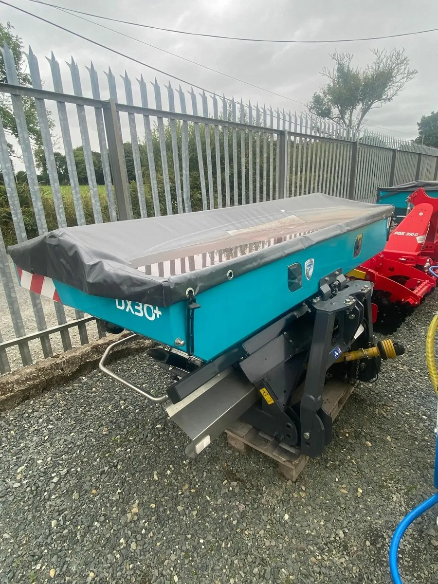 Sulky Fertilizer Spreaders at Kehoe Brothers - Image 1