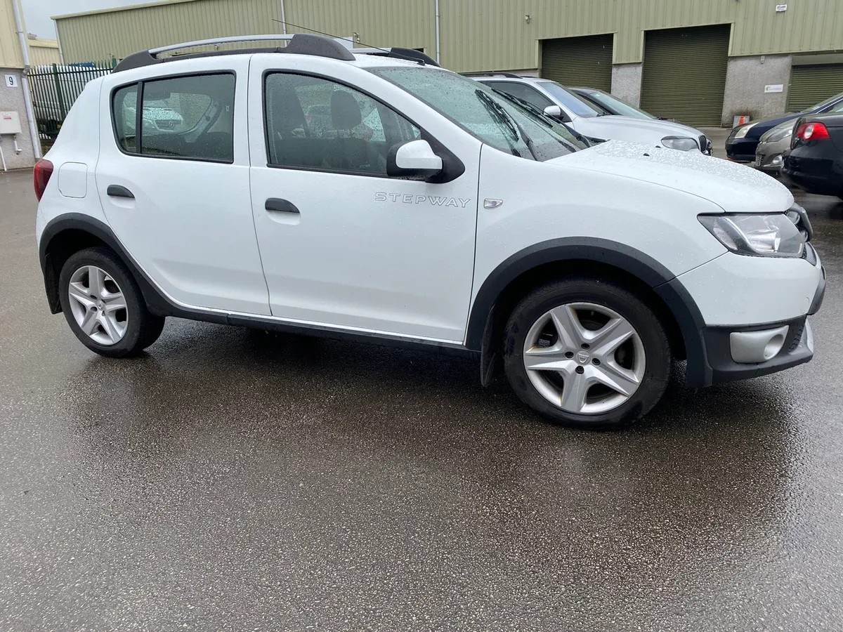 Dacia Sandero stepway 1.5dci for breaking - Image 4