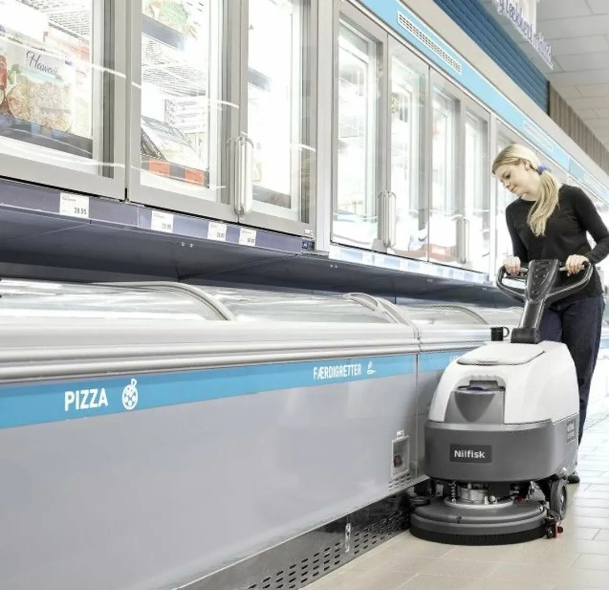 Nilfisk SC370 scrubber dryer - Image 1