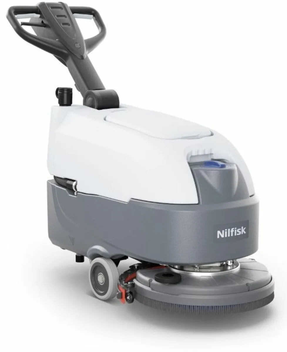 Nilfisk SC370 scrubber dryer - Image 2