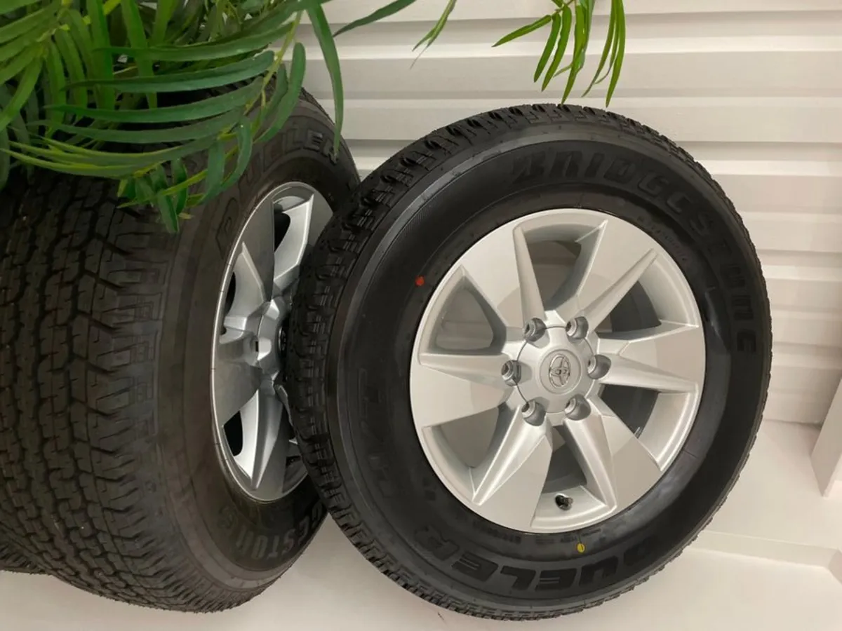 17" TOYOTA LANDCRUISER ALLOY WHEEL SET - WITHOUT - Image 1