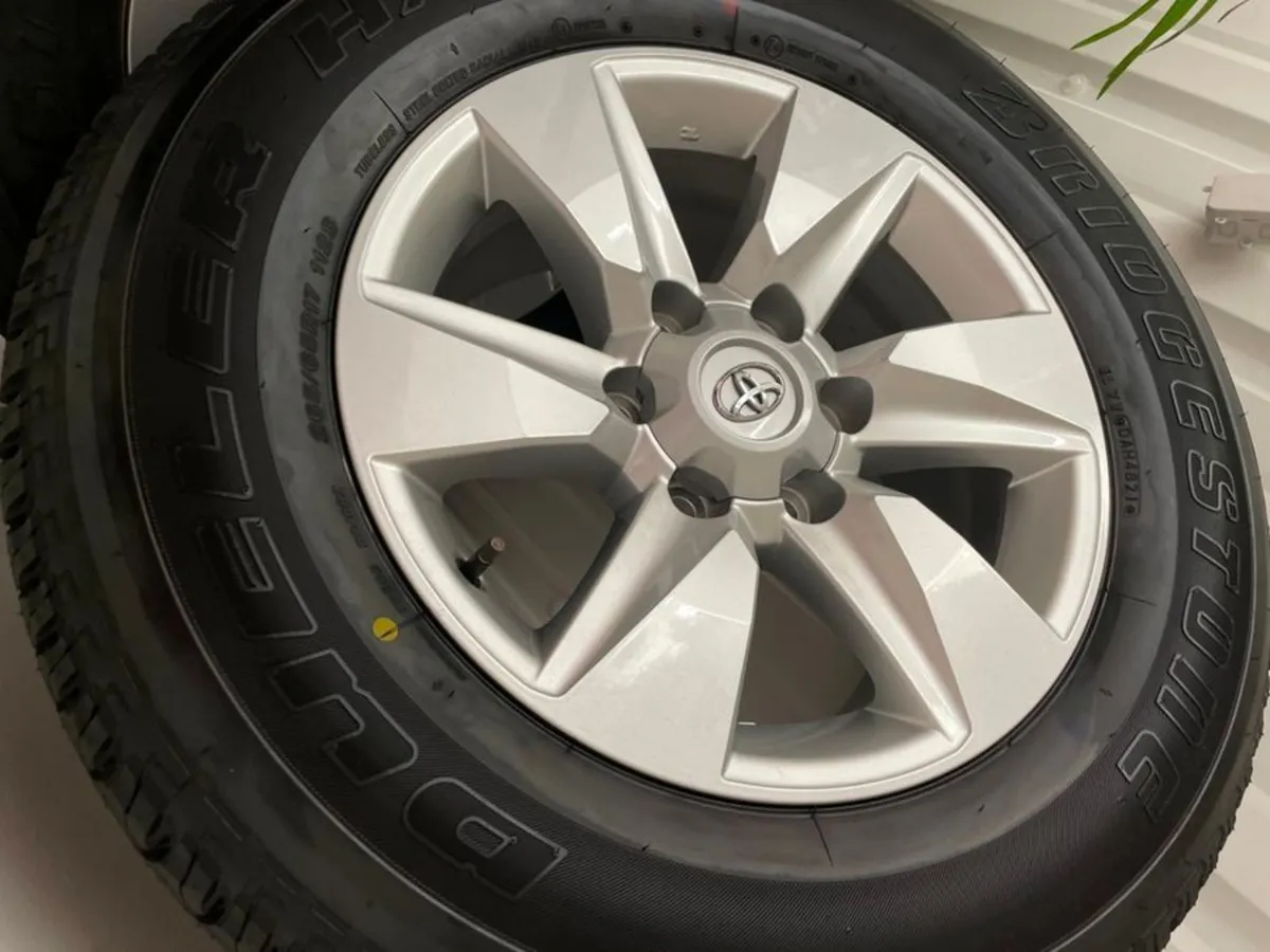 17" TOYOTA LANDCRUISER ALLOY WHEEL SET - WITHOUT - Image 2