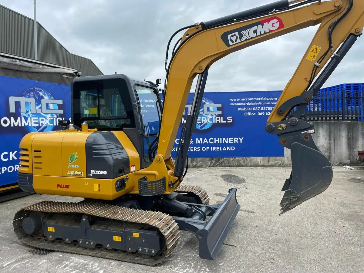 For Sale: XCMG Excavator/Digger