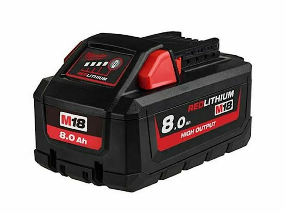 €30 OFF Milwaukee M18 8.0AH High Output Battery - Image 2