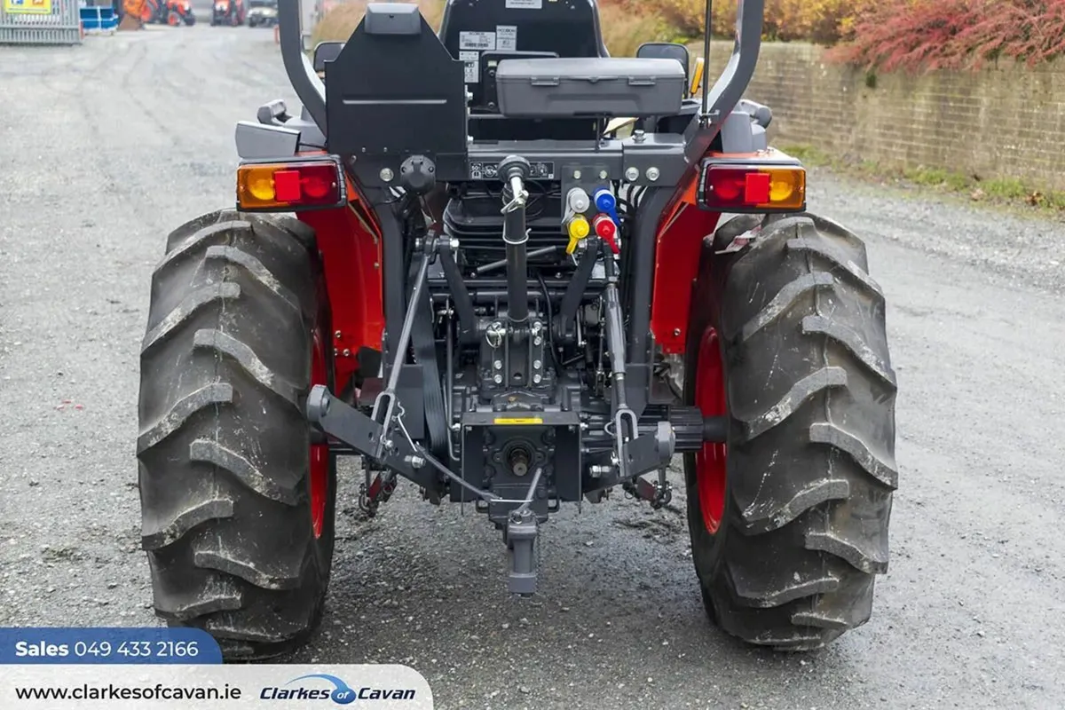 Kubota LX-351 Compact Tractor - Image 3