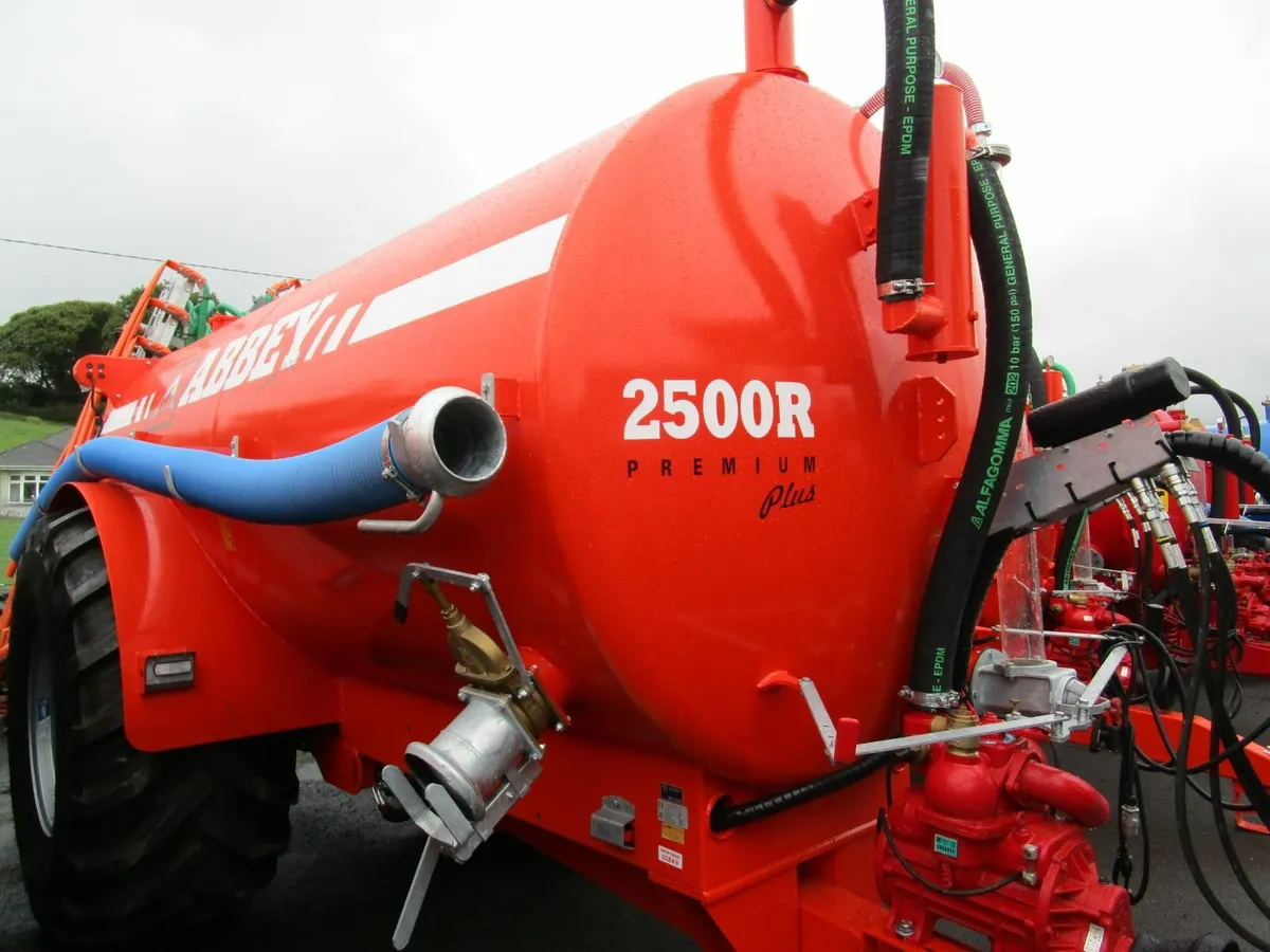 New ABBEY 2500R Tanker c/w 10.7mtr Dribble Bar - Image 1