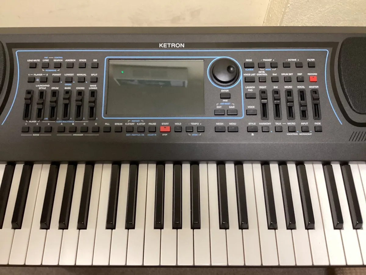 Ketron SD60 keyboard - Image 2