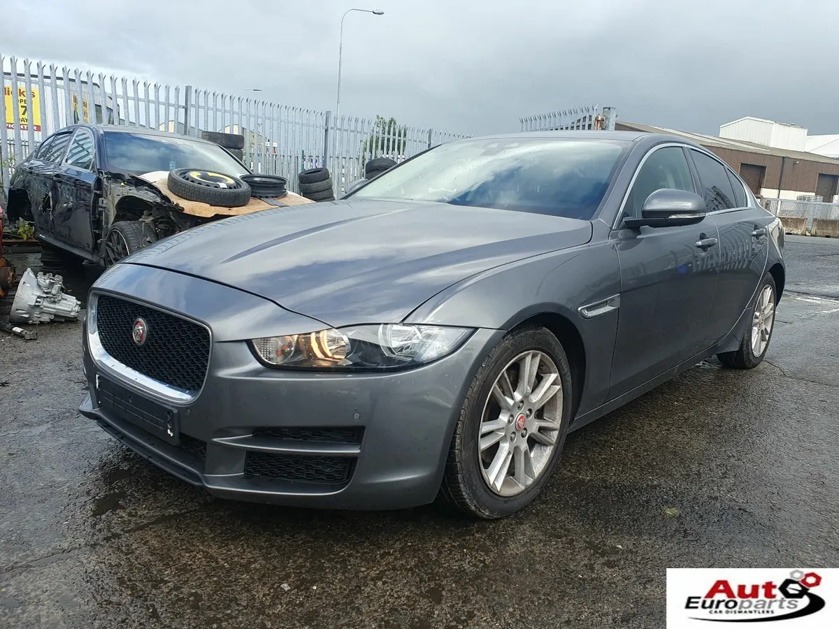 16 JAGUAR XE  2.0 D AUTO FOR BREAKING - Image 1