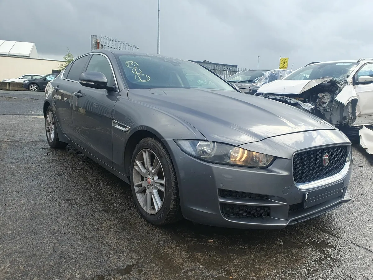 16 JAGUAR XE  2.0 D AUTO FOR BREAKING - Image 2