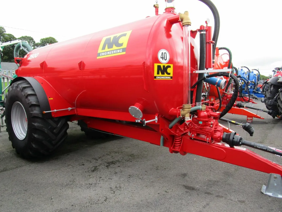 NEW NC 2500 Tanker c/w Trailing Shoe - Image 1