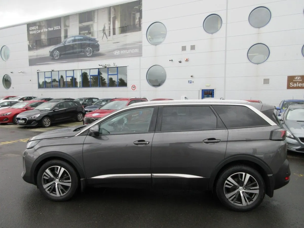 Peugeot 5008 1.5 Bluehdi 130bhp Allure - Image 2