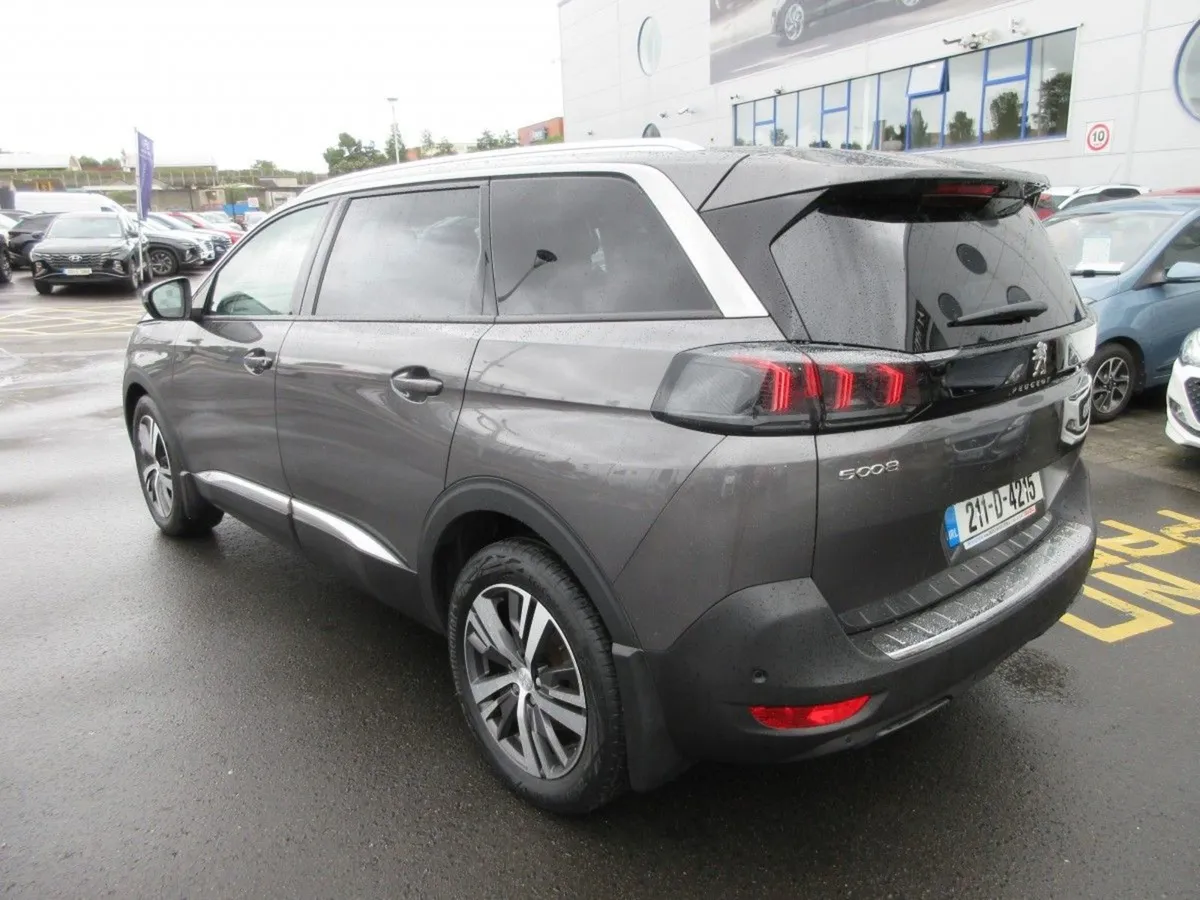 Peugeot 5008 1.5 Bluehdi 130bhp Allure - Image 3