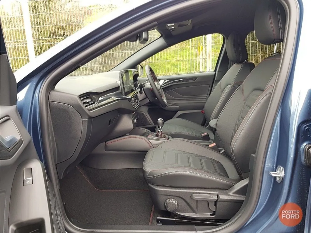 Ford Focus 1.0 Ecoboost ST Line X 125HP - Image 4