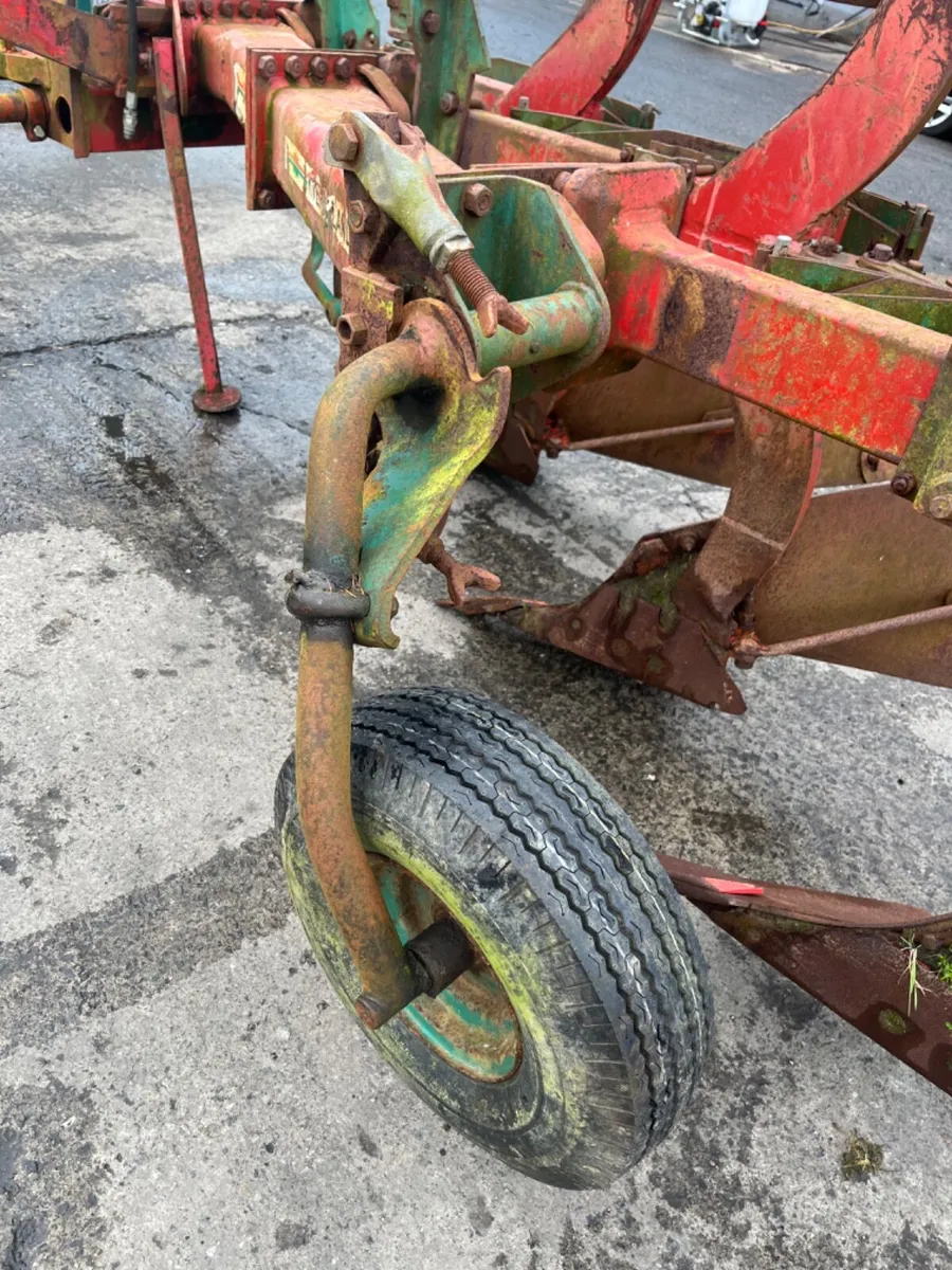 Kverneland ploughs for breaking for sale in Co. Donegal for €12,345 on