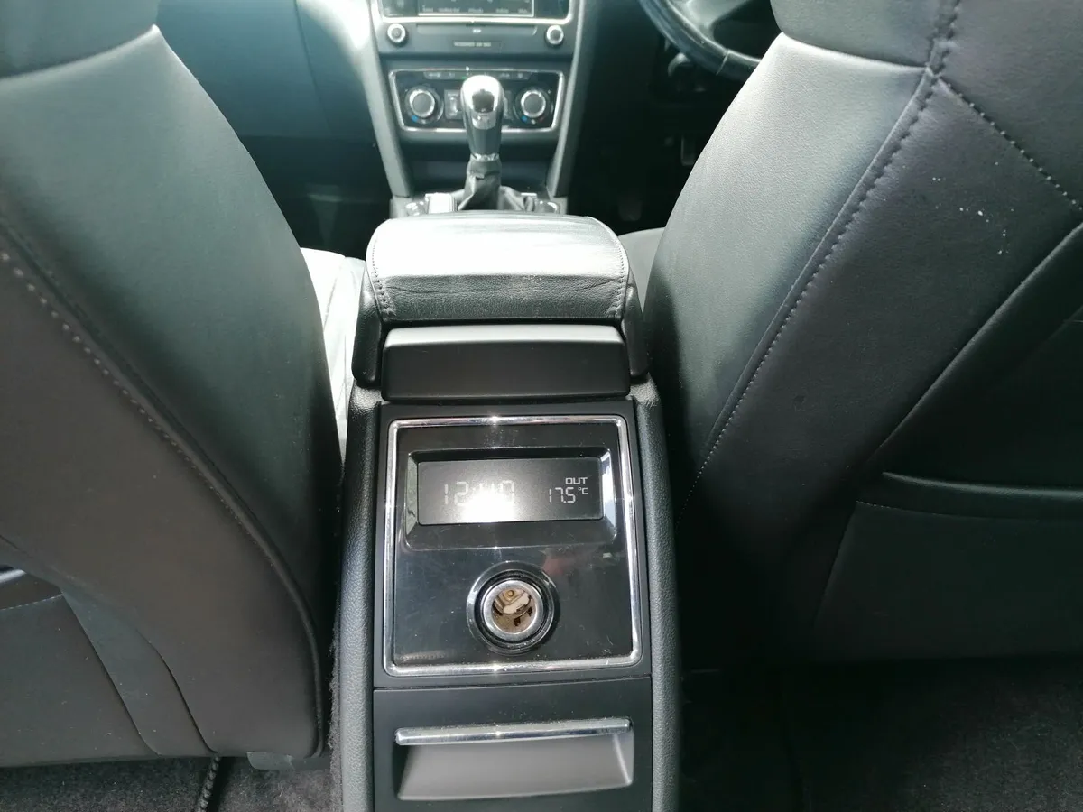 2012 Skoda Superb 1.6 TDI Greenline - Image 3