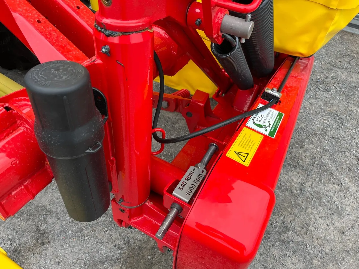 Pottinger Novadisc 302 10ft disc mower - Image 3