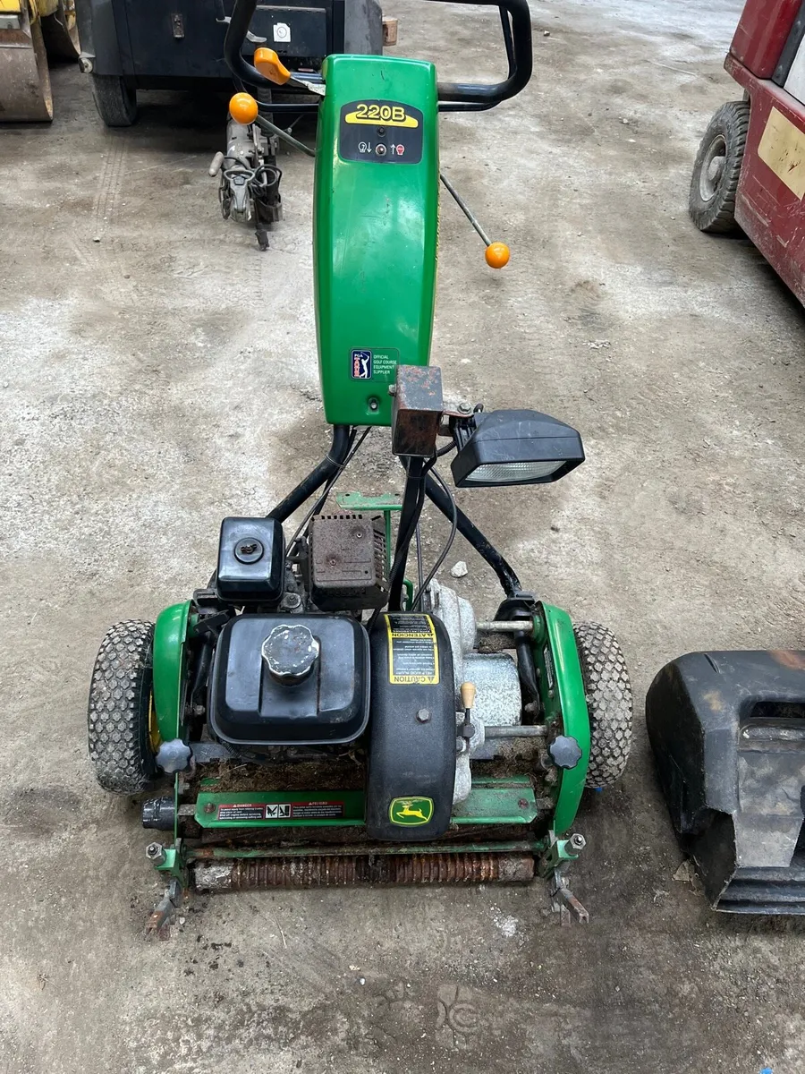 John deere discount 220a greens mower