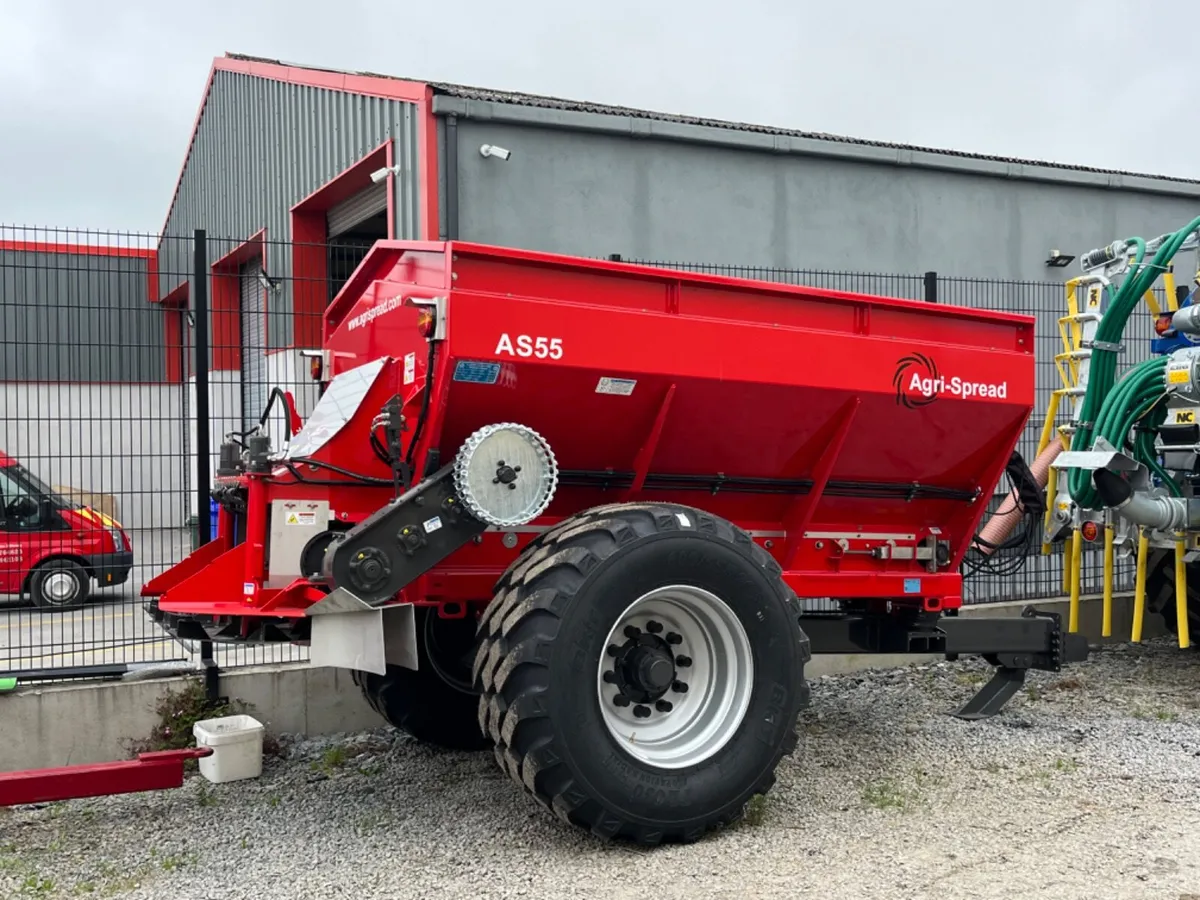 Agri-spread fert,lime,rear discharge spreaders