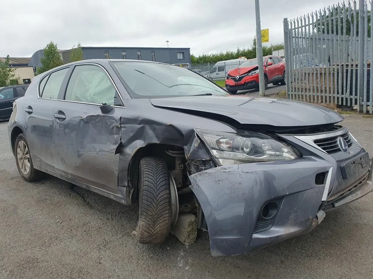 16 LEXUS CT 200H 1.8 HYBRID FOR BREAKING - Image 2