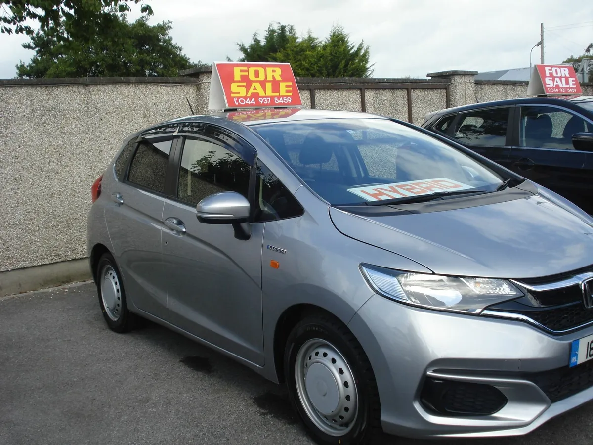 181 HONDA FIT Hybird  W/ keyless entry - Image 3