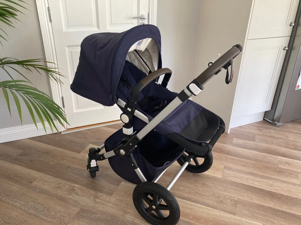 Bugaboo Cameleon navy with large  travel bag