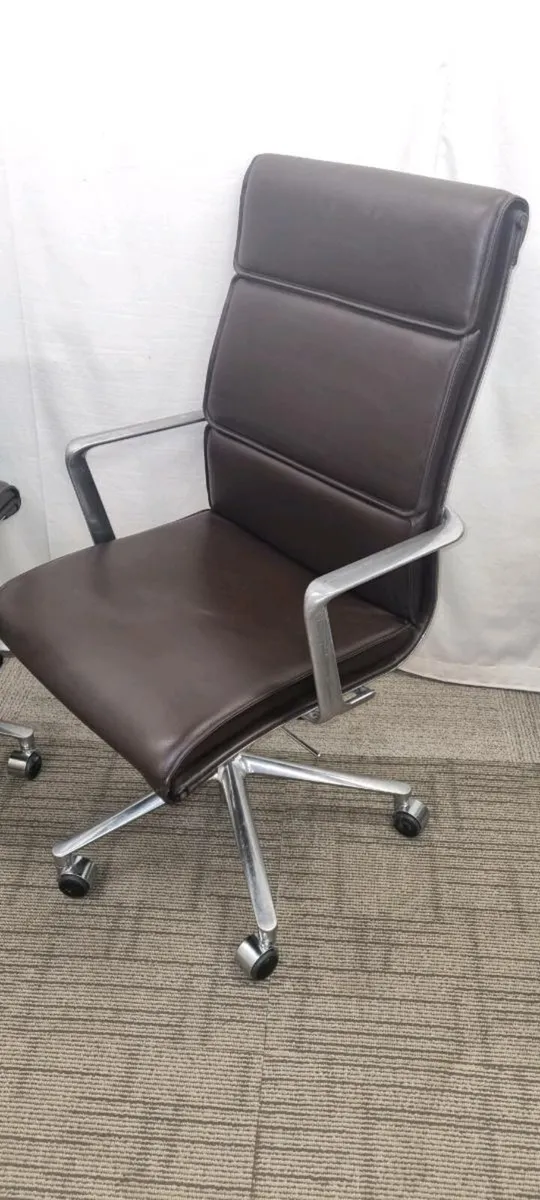 Executive leather office chairs ICF x 2 - Image 3