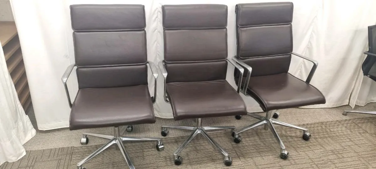 Executive leather office chairs ICF x 2 - Image 1
