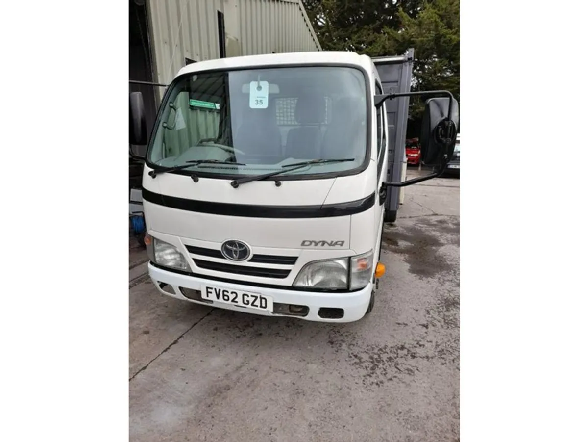 Toyota Dyna 3.5 ton 14ft Dropside Pick up Toyota - Image 4