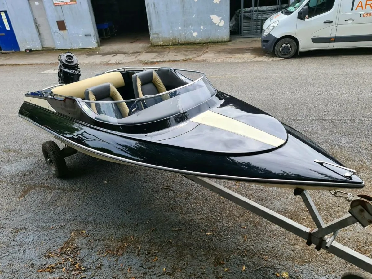 14ft Renovated boat speed boat, engine gone. - Image 1