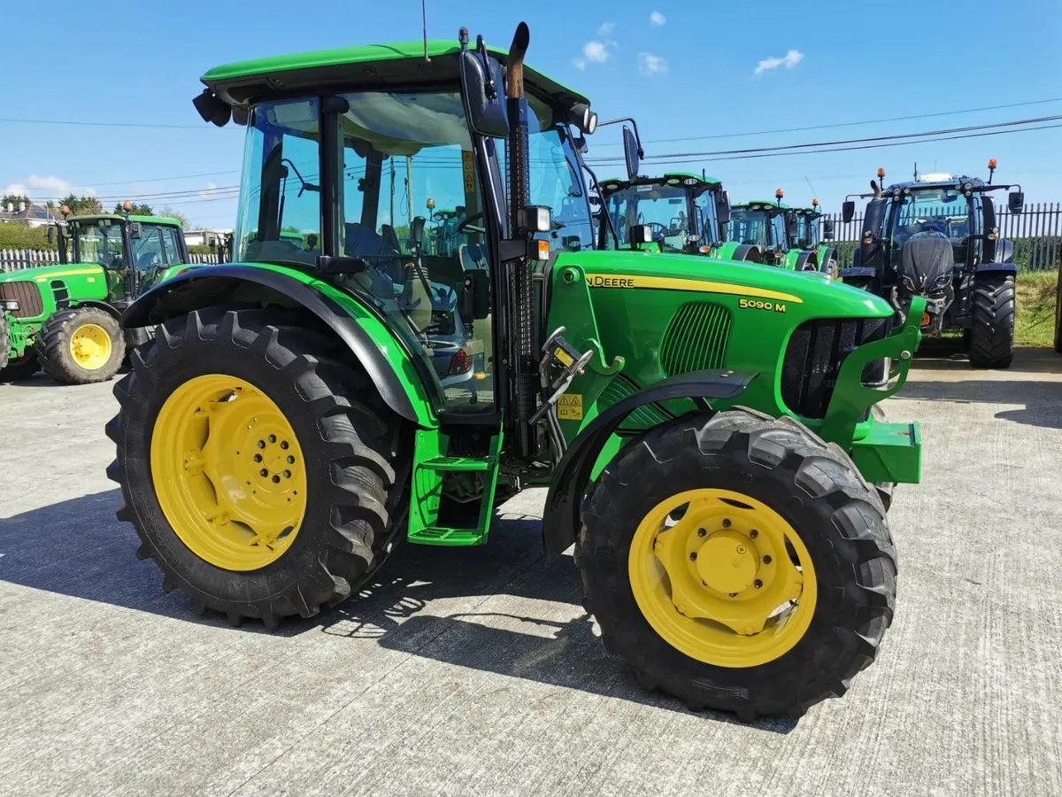 John Deere 5090M - Image 1