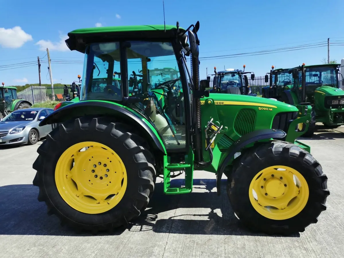 John Deere 5090M - Image 2