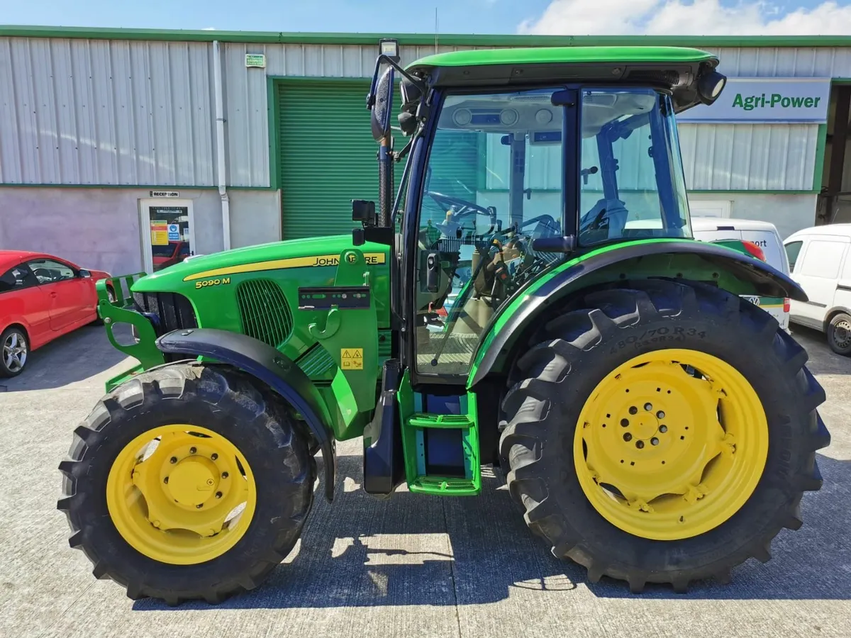 John Deere 5090M - Image 3