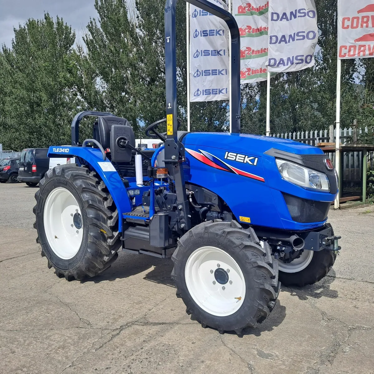 Iseki TLE3410 compact tractor - Image 3