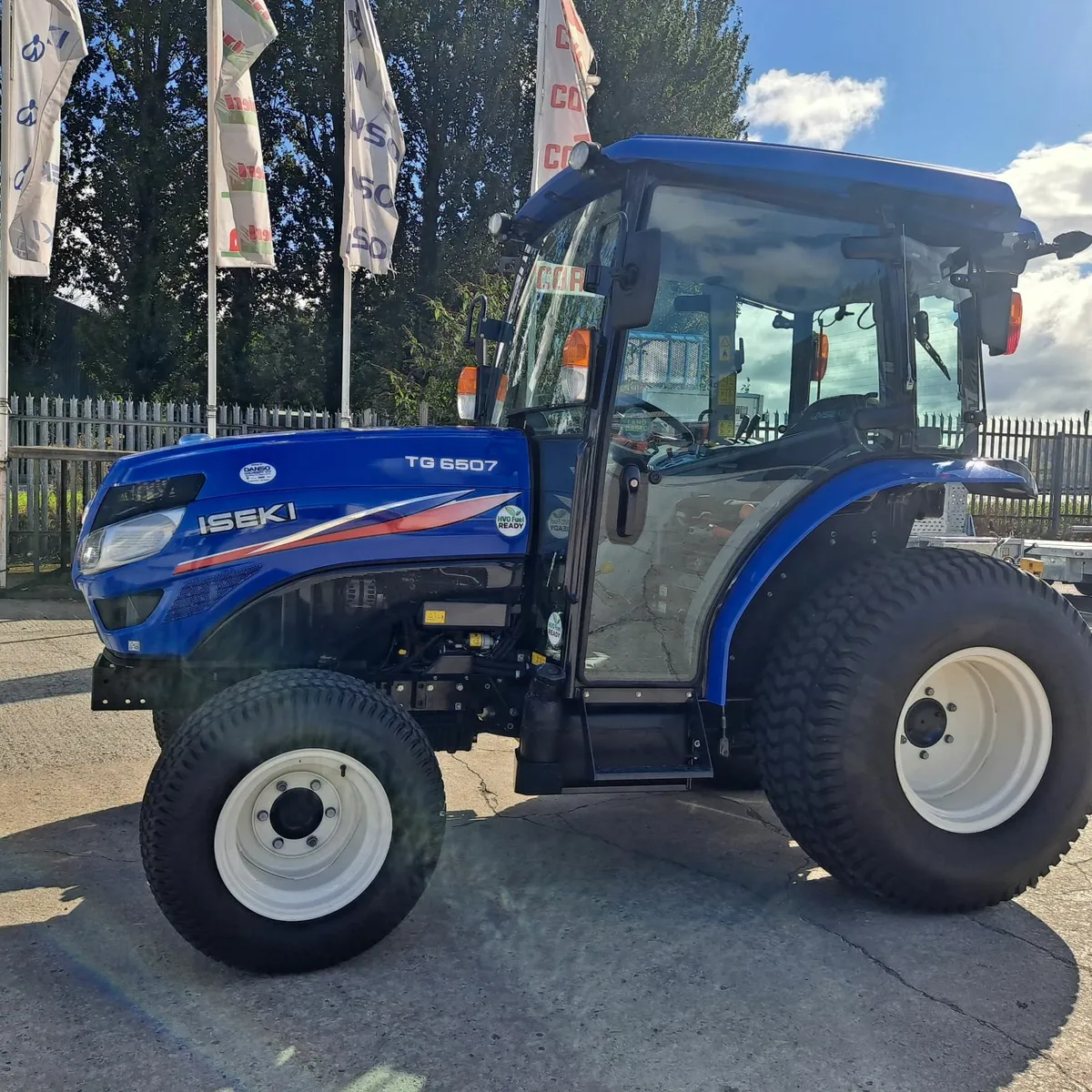 Iseki TG6507 IQ Cab Compact Tractor - Image 4