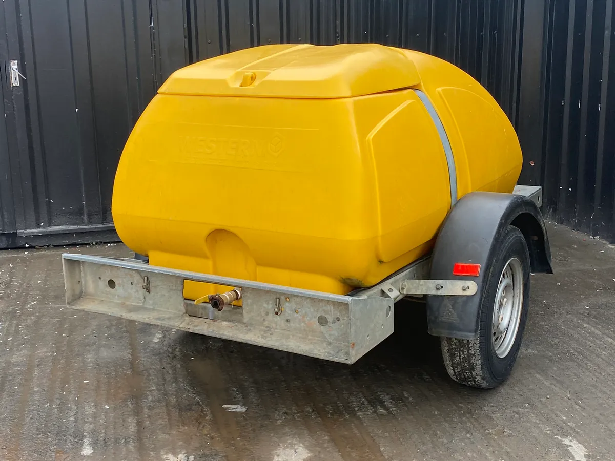 Choice of 2 1000L Western Water Bowser - Image 2