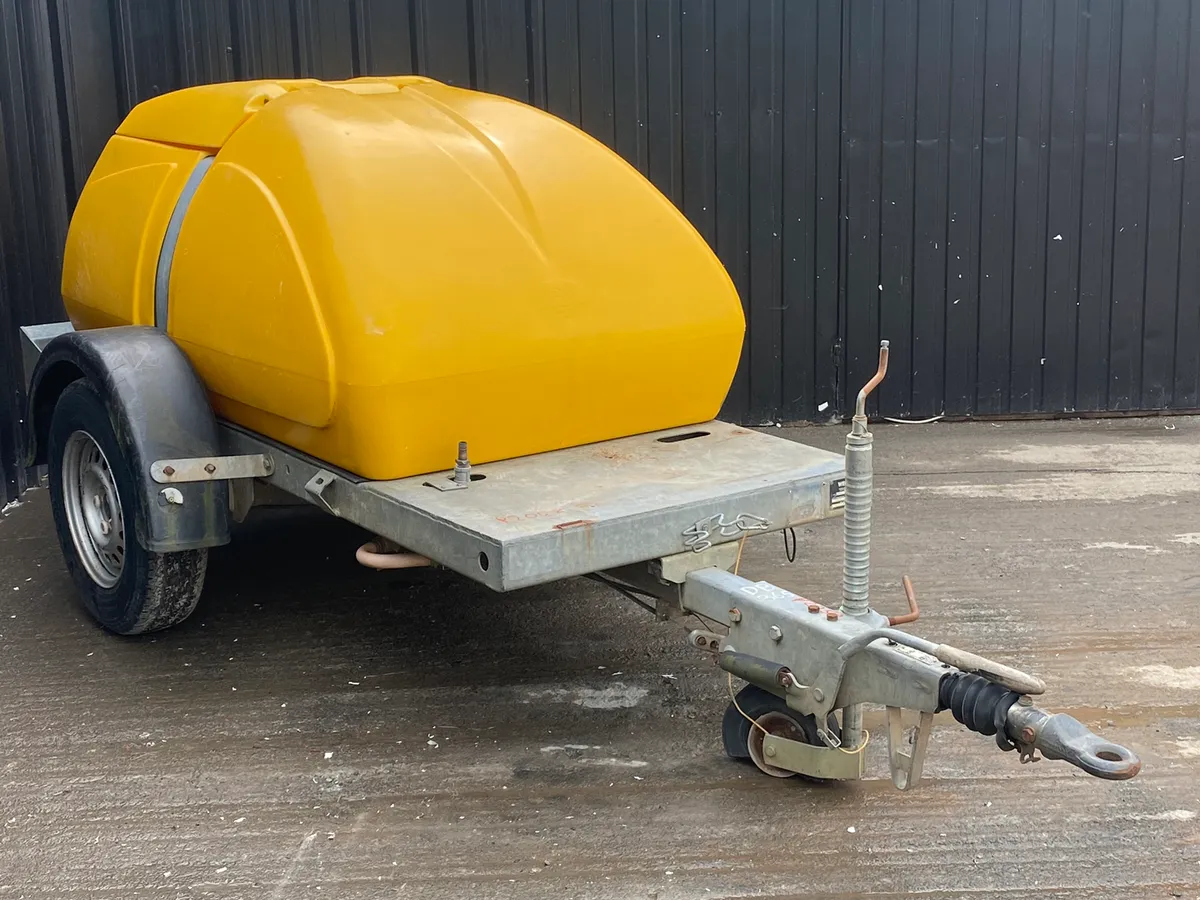 Choice of 2 1000L Western Water Bowser - Image 3