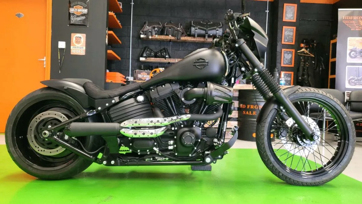 Harley-Davidson ROCKER CUSTOM - Image 1