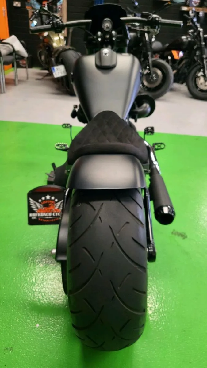 Harley-Davidson ROCKER CUSTOM - Image 3