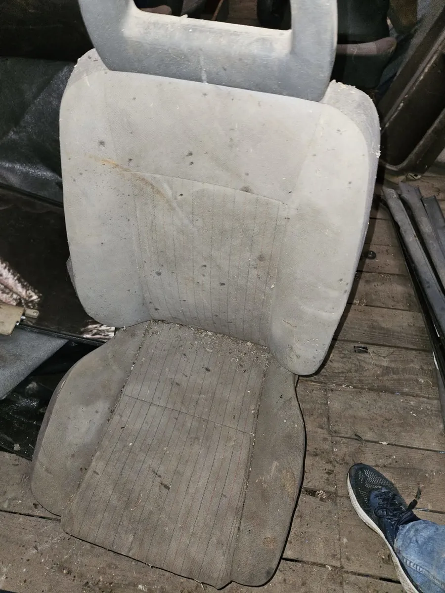 7 mk2 fiesta's and parts for mk1 and mk2 - Image 4