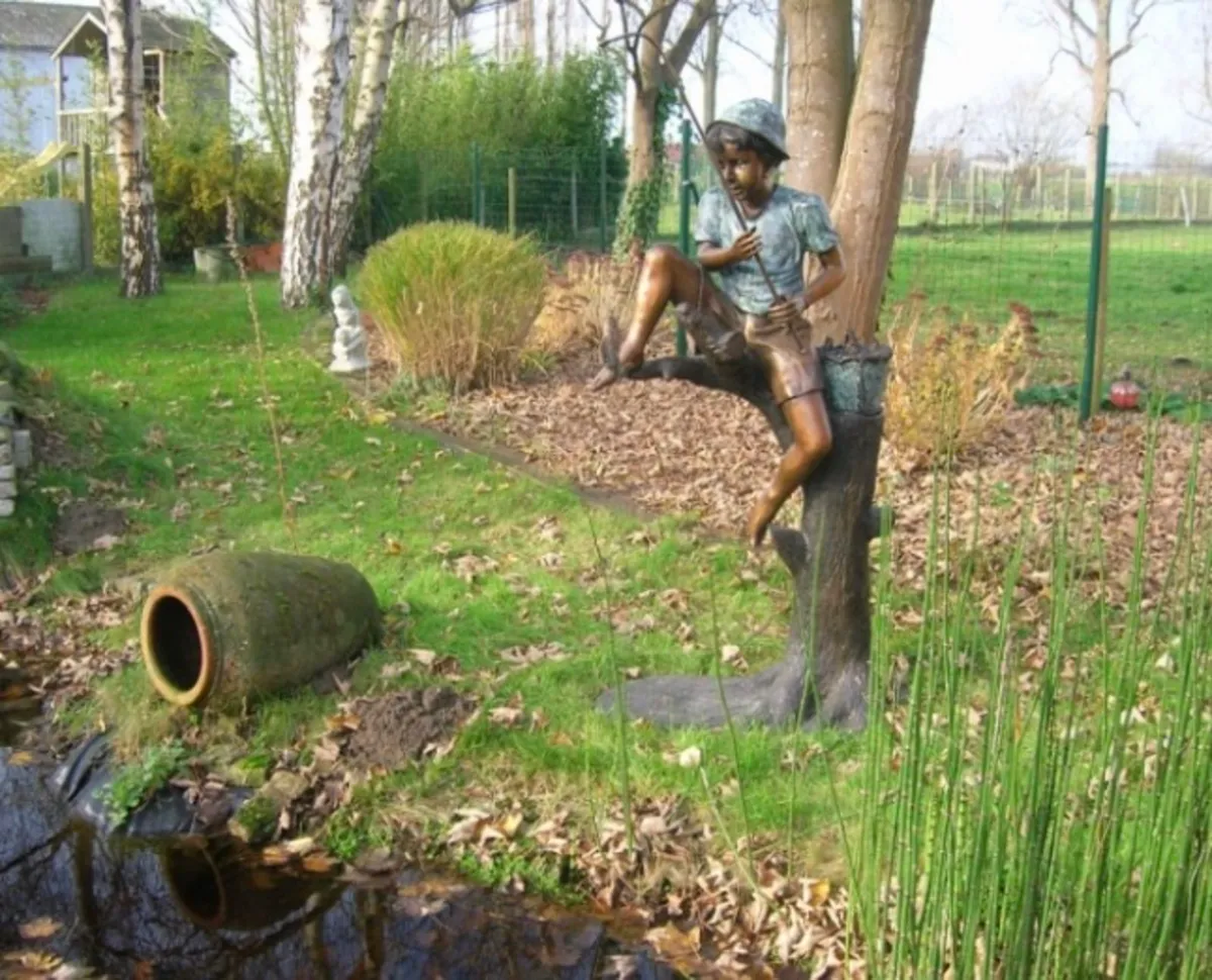 Bronze fisherman sculpture life size - Image 3