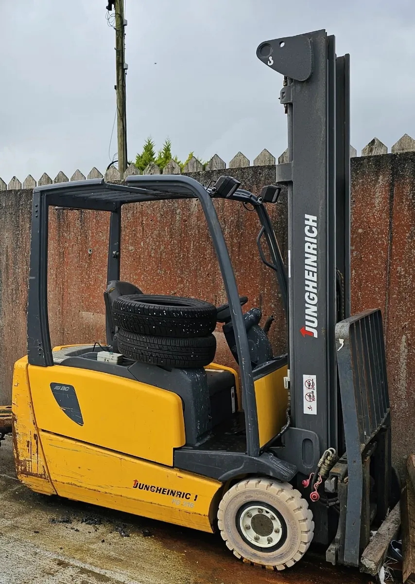 Jungheinrich EFG 216 forklift 6 meter mast - Image 1