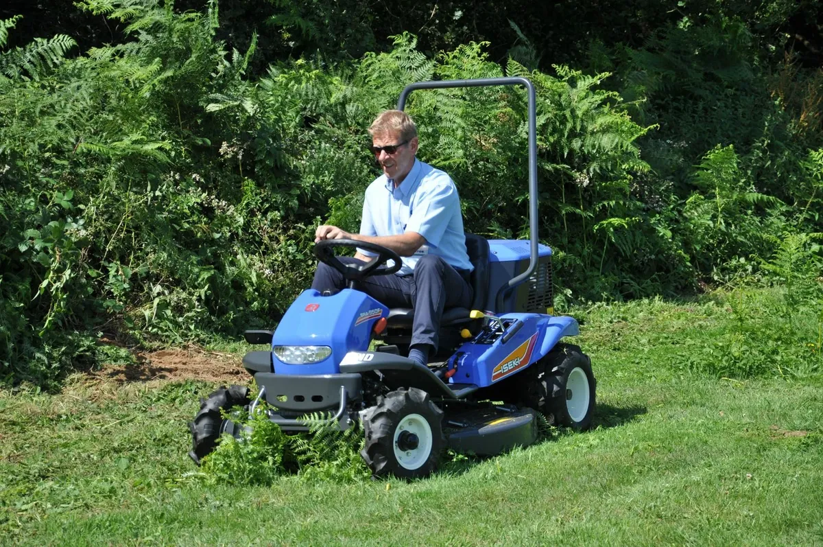 Iseki SRA 950 Ride On 4WD Brush Cutter Mower - Image 3