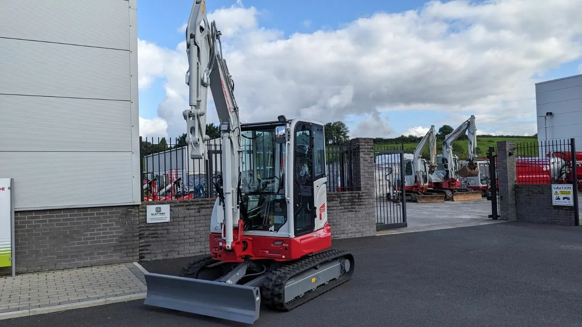 New Model Takeuchi TB335R 3.8 Ton - Image 4