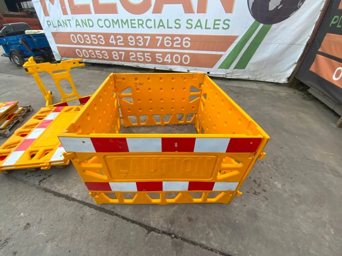 'LOCKGUARD' MANHOLE PEDESTRIAN BARRIERS. - Image 2