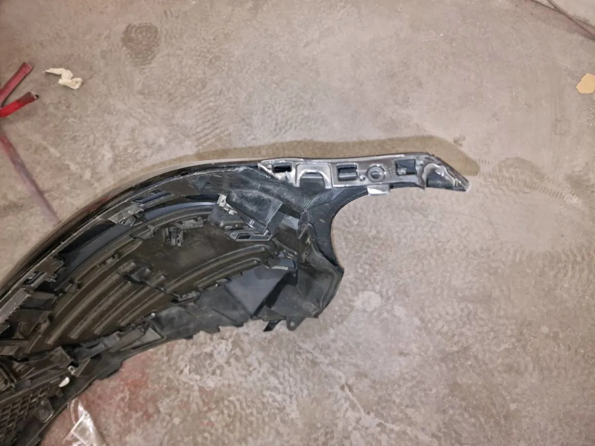 Mercedes  c220 w205 front bumper+right wing - Image 4