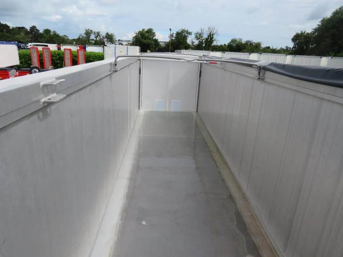 Bulk Tipper (Rental) - Image 3