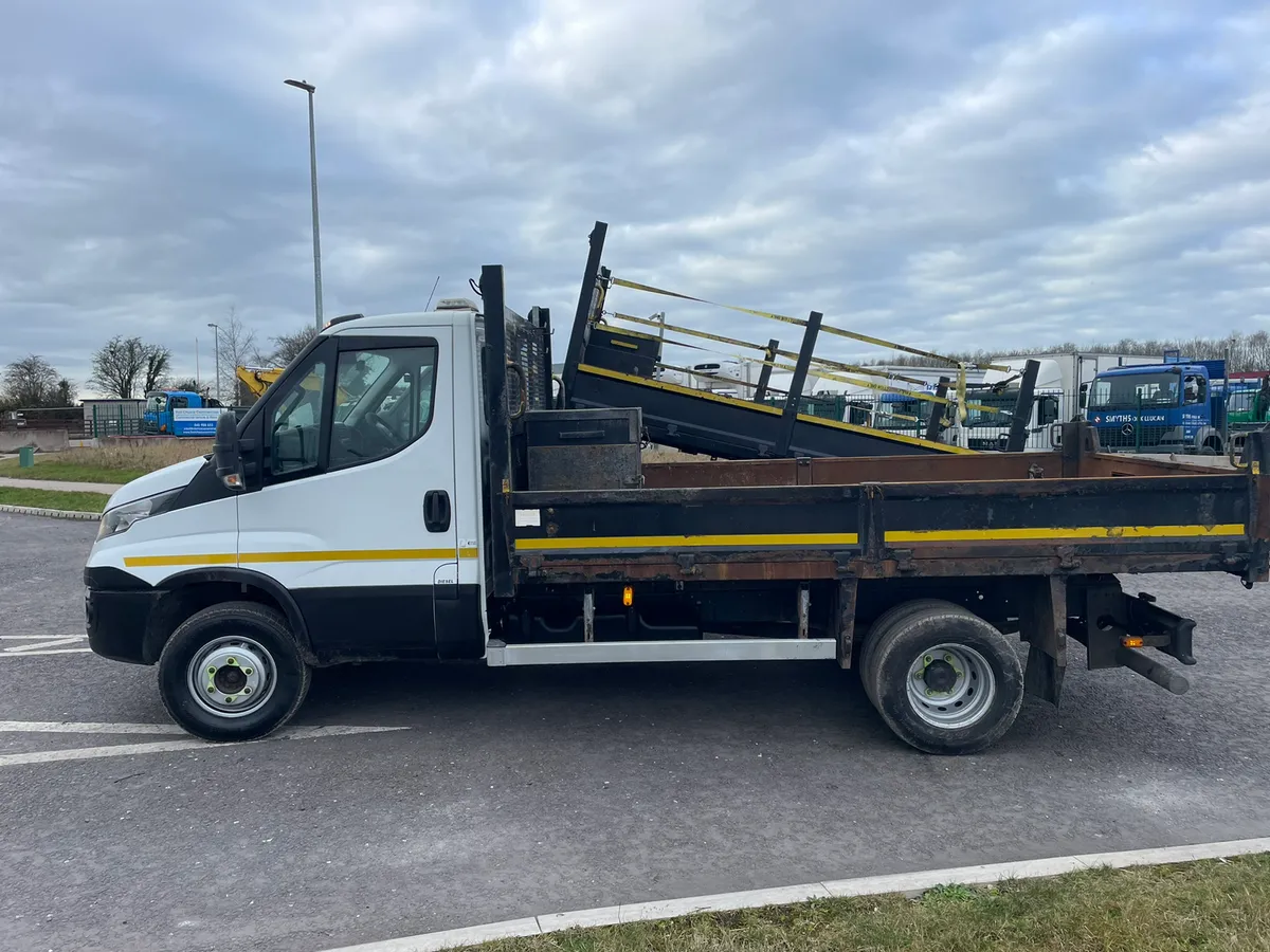 2018 Iveco 7.5 Ton Tippers - Image 4